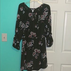 Mid thigh/ close to knee dress